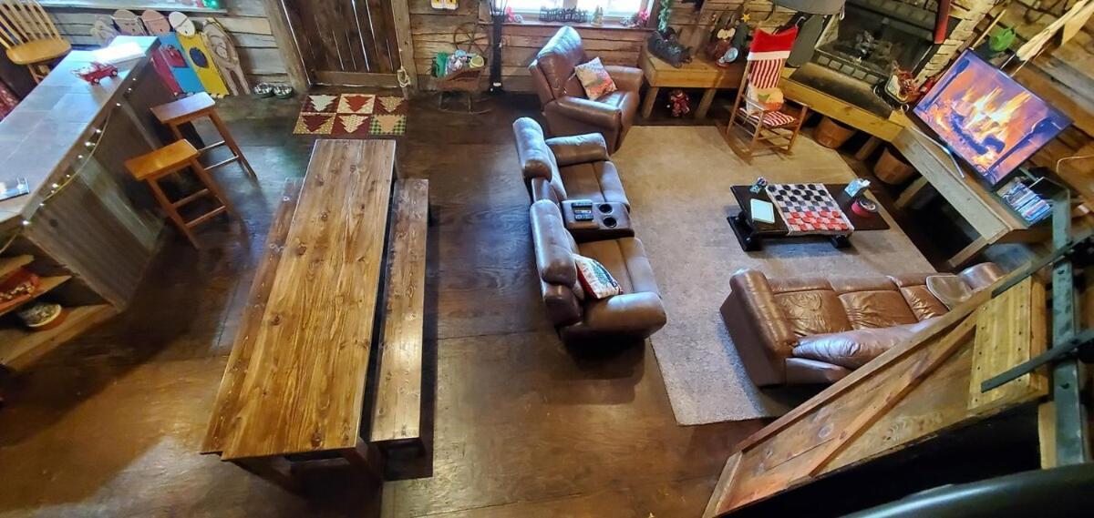 Rural Life On A Real Christmas Tree Farm! Hallmark Experience! Ozark Exterior foto